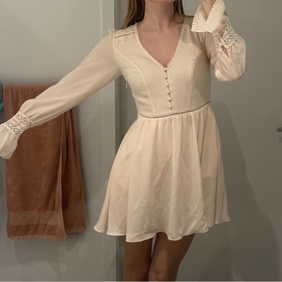 Bebe flowy beige dress - Picture 1 of 3